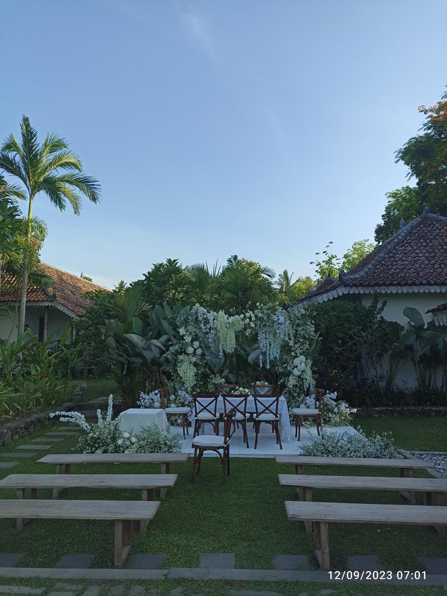 Blue Garden Yogyakarta Hotel Bangunjiwo Buitenkant foto