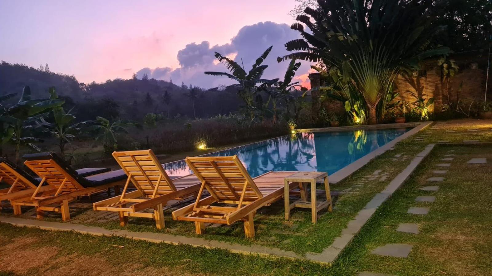 Blue Garden Yogyakarta Hotel Bangunjiwo Buitenkant foto