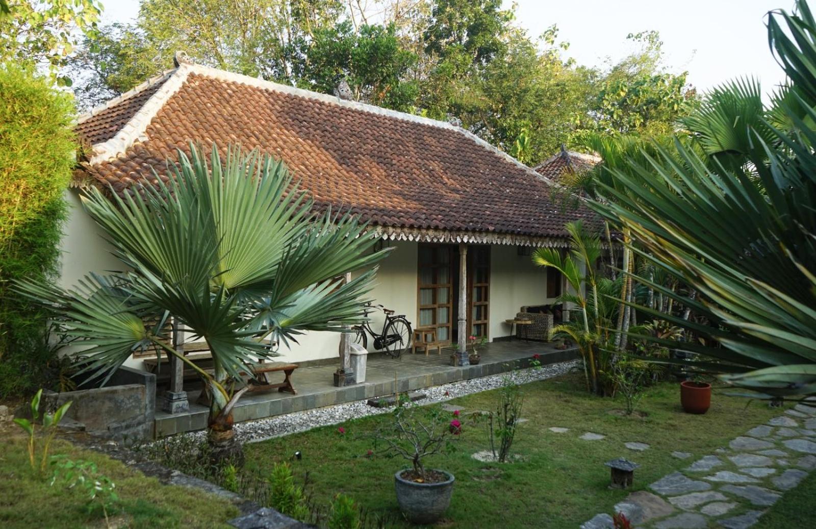 Blue Garden Yogyakarta Hotel Bangunjiwo Buitenkant foto