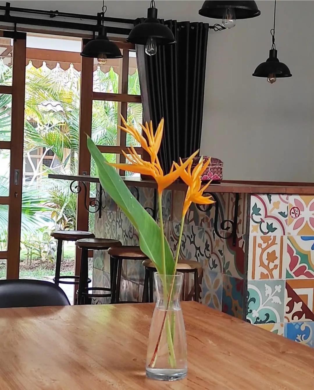 Blue Garden Yogyakarta Hotel Bangunjiwo Buitenkant foto