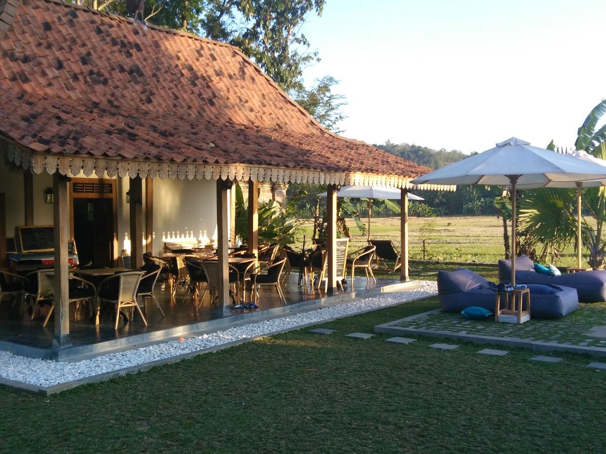 Blue Garden Yogyakarta Hotel Bangunjiwo Buitenkant foto
