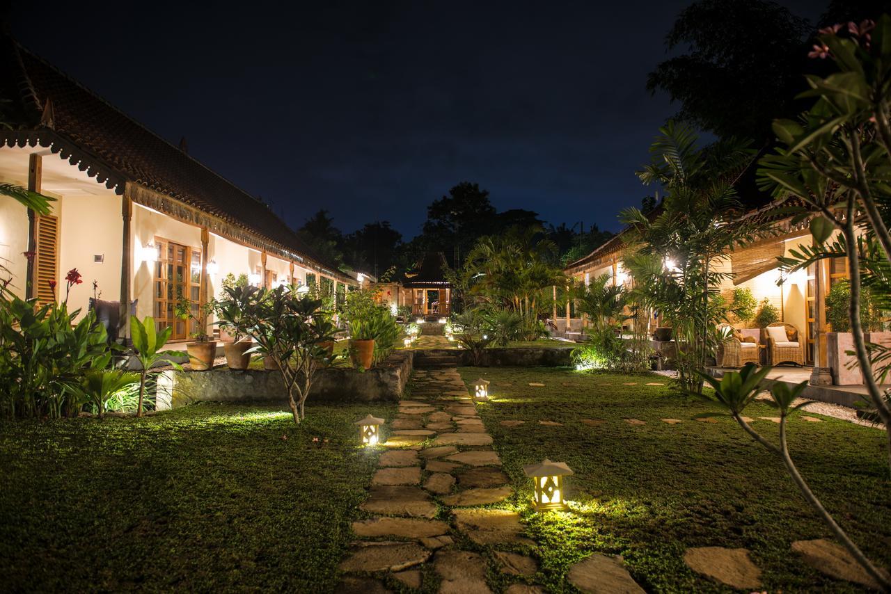 Blue Garden Yogyakarta Hotel Bangunjiwo Buitenkant foto